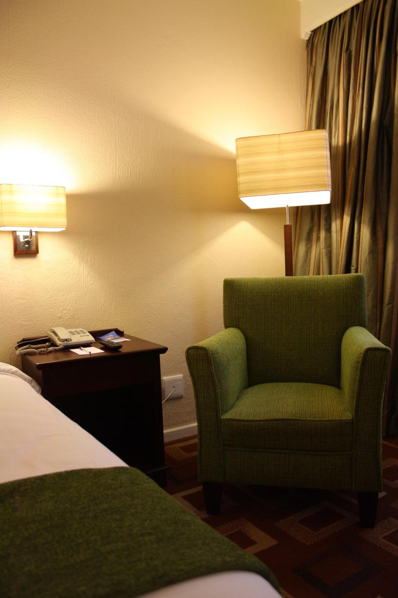 Garden Court Or Tambo International Airport Hotel Kempton Park Buitenkant foto